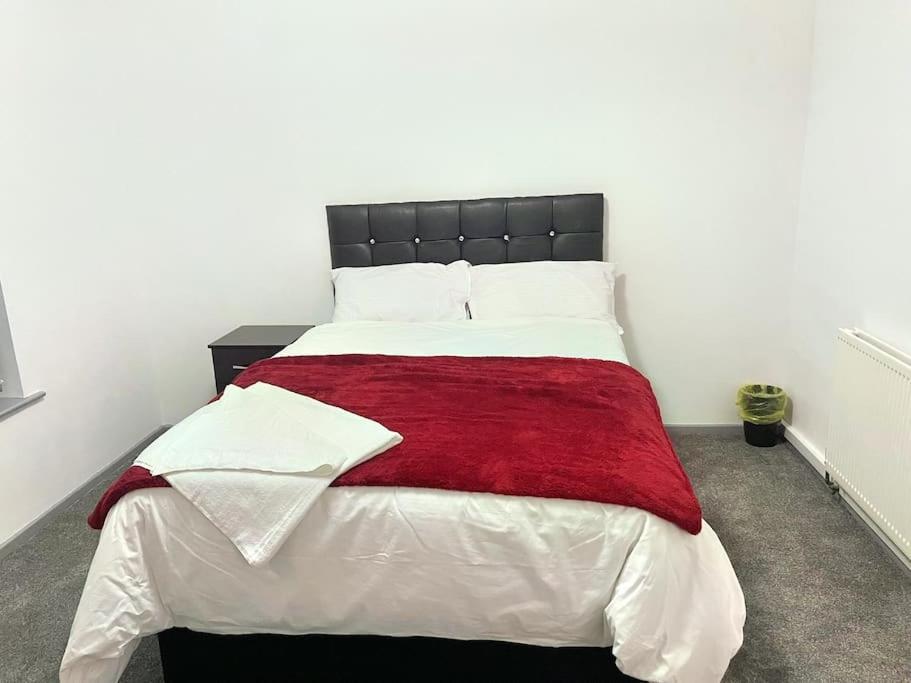 Lovely 3 Bed Ground Floor Apartment Near Qe Hospital Harborne Birmingham New Bagian luar foto