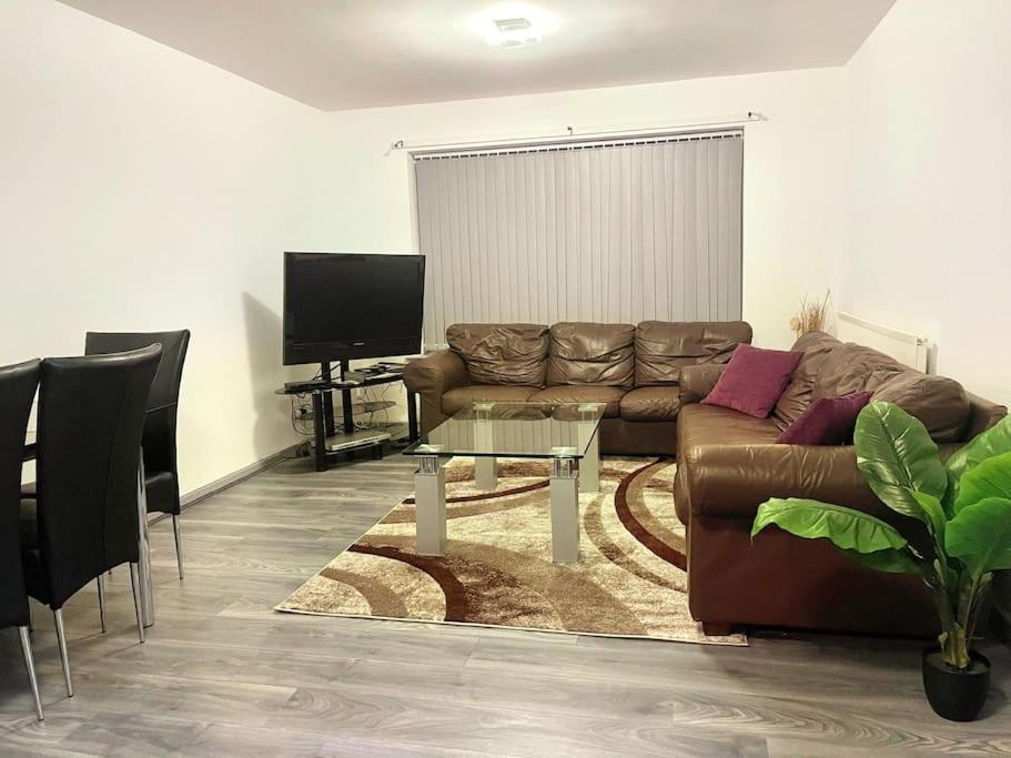 Lovely 3 Bed Ground Floor Apartment Near Qe Hospital Harborne Birmingham New Bagian luar foto