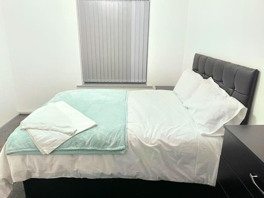Lovely 3 Bed Ground Floor Apartment Near Qe Hospital Harborne Birmingham New Bagian luar foto