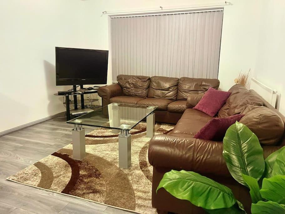 Lovely 3 Bed Ground Floor Apartment Near Qe Hospital Harborne Birmingham New Bagian luar foto