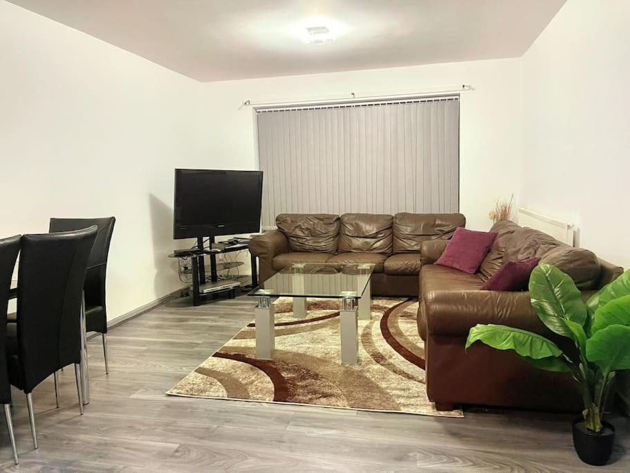 Lovely 3 Bed Ground Floor Apartment Near Qe Hospital Harborne Birmingham New Bagian luar foto