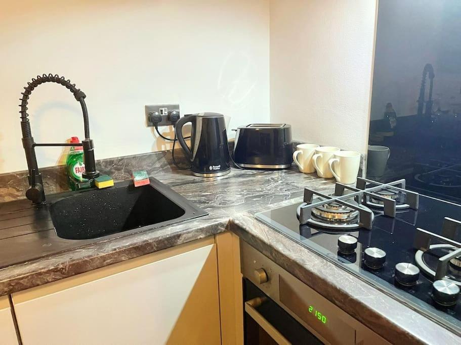 Lovely 3 Bed Ground Floor Apartment Near Qe Hospital Harborne Birmingham New Bagian luar foto