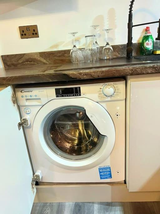 Lovely 3 Bed Ground Floor Apartment Near Qe Hospital Harborne Birmingham New Bagian luar foto