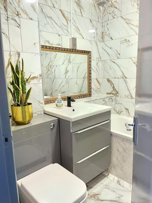 Lovely 3 Bed Ground Floor Apartment Near Qe Hospital Harborne Birmingham New Bagian luar foto