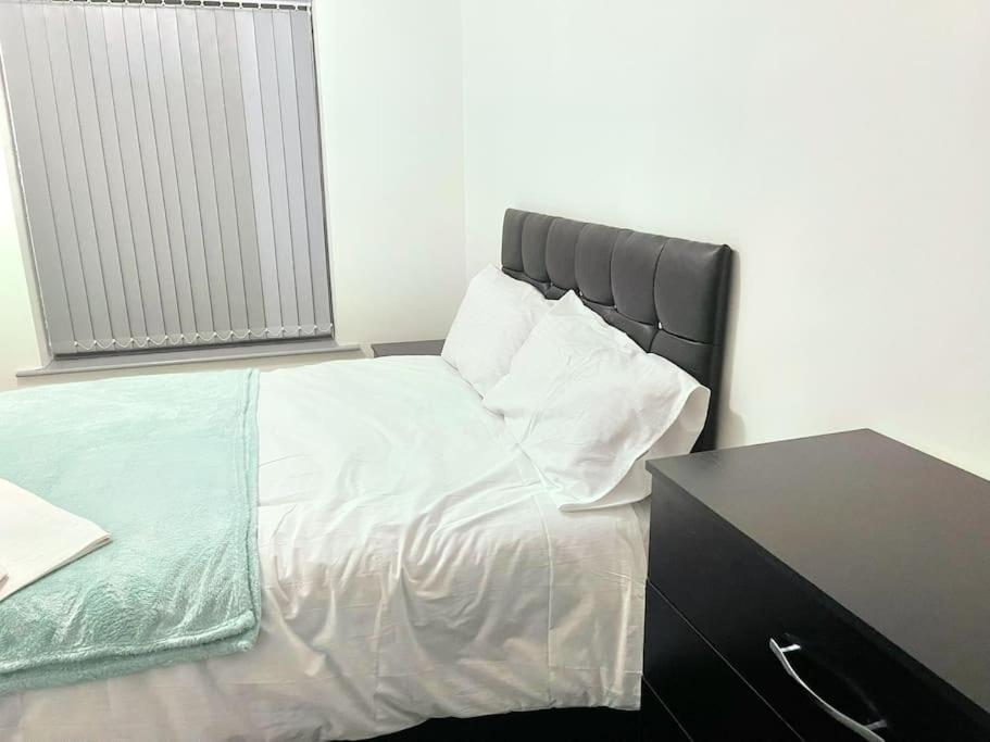 Lovely 3 Bed Ground Floor Apartment Near Qe Hospital Harborne Birmingham New Bagian luar foto